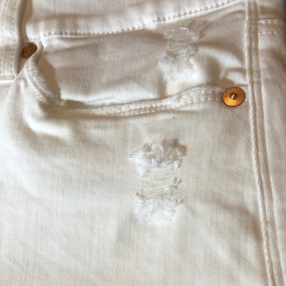 BlankNYC The Essex Classic Cut Off Short White 29 - Picture 6 of 13